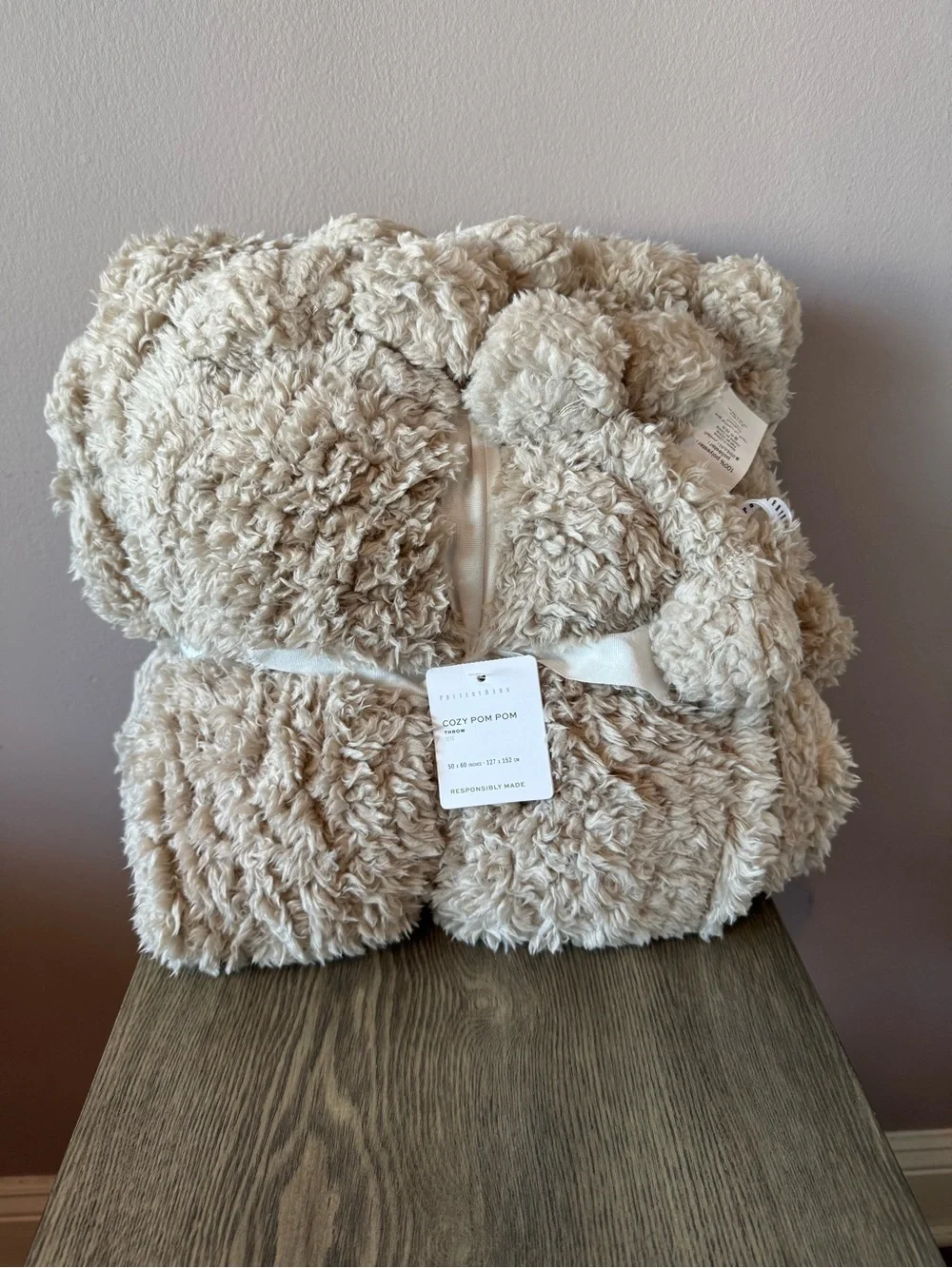 Pottery Barn NWT Cozy Pom Pom Sherpa Throw Blanket 50” x 60” in Natural